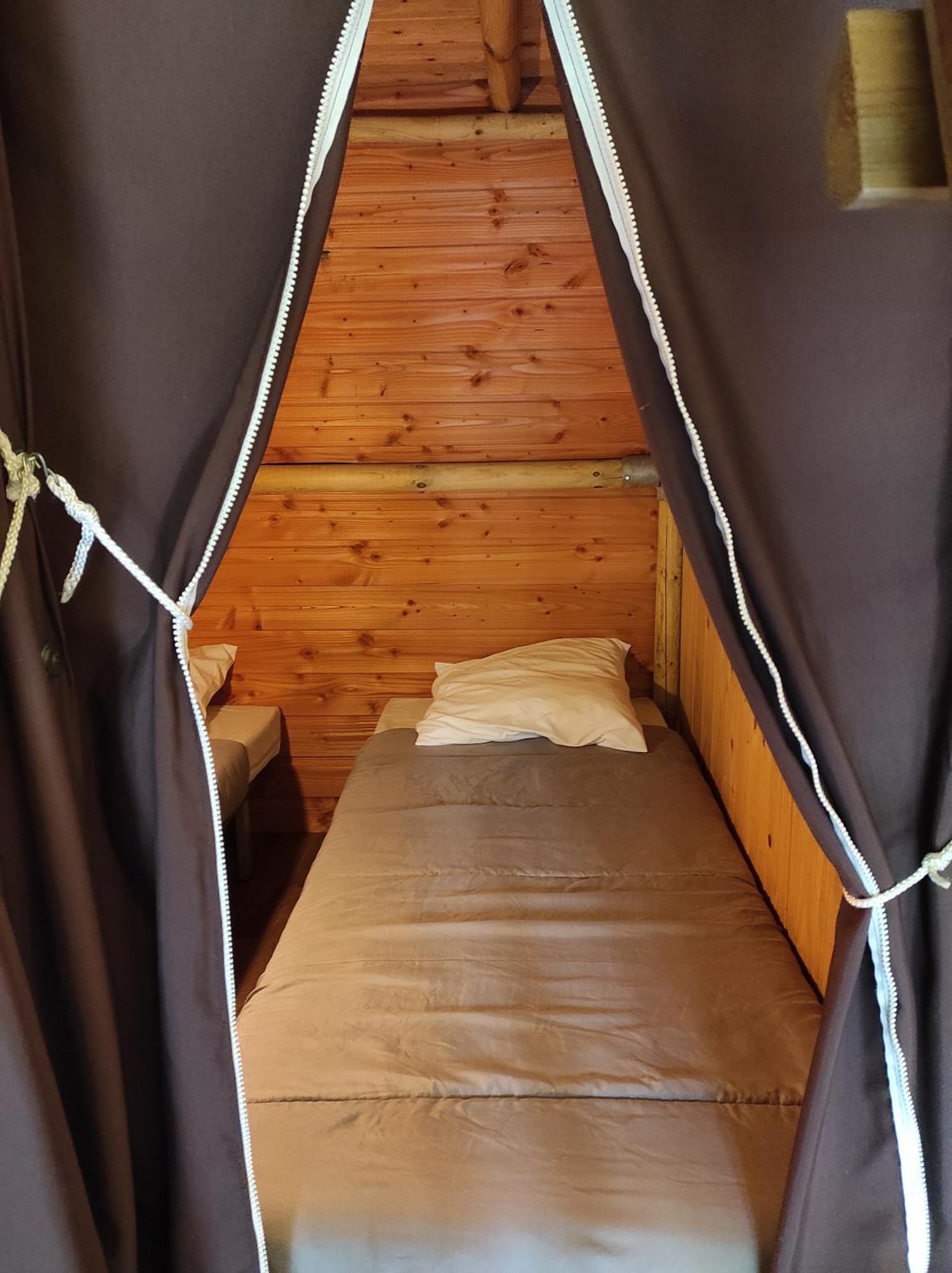 Camping Le Rouge Gorge **** 10' Puy Du Fou Saint-Laurent-sur-Sèvre Buitenkant foto