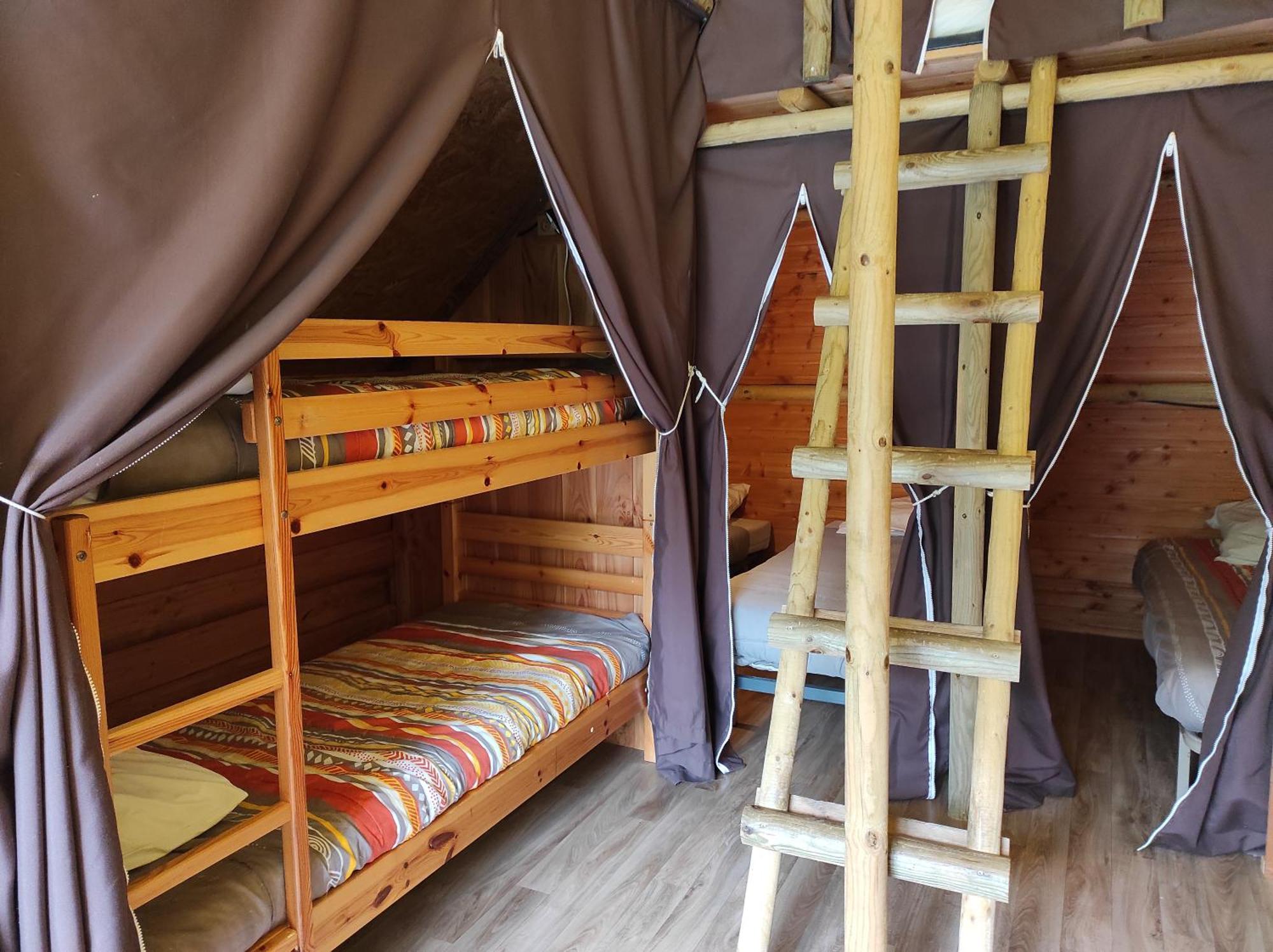 Camping Le Rouge Gorge **** 10' Puy Du Fou Saint-Laurent-sur-Sèvre Buitenkant foto