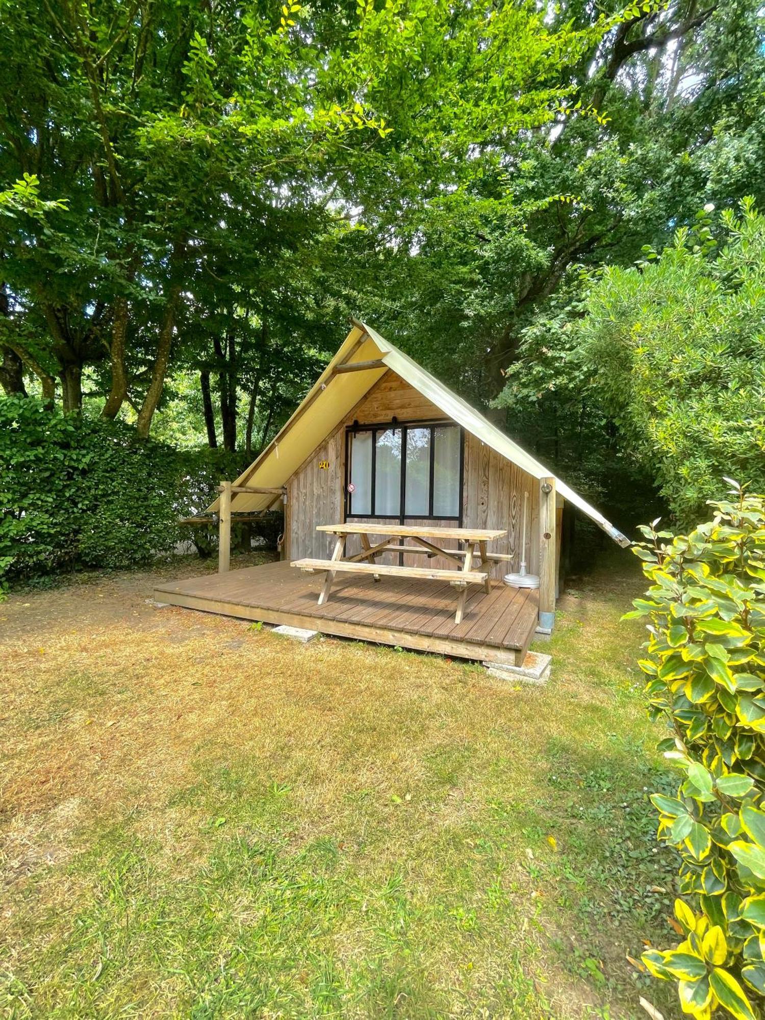 Camping Le Rouge Gorge **** 10' Puy Du Fou Saint-Laurent-sur-Sèvre Buitenkant foto