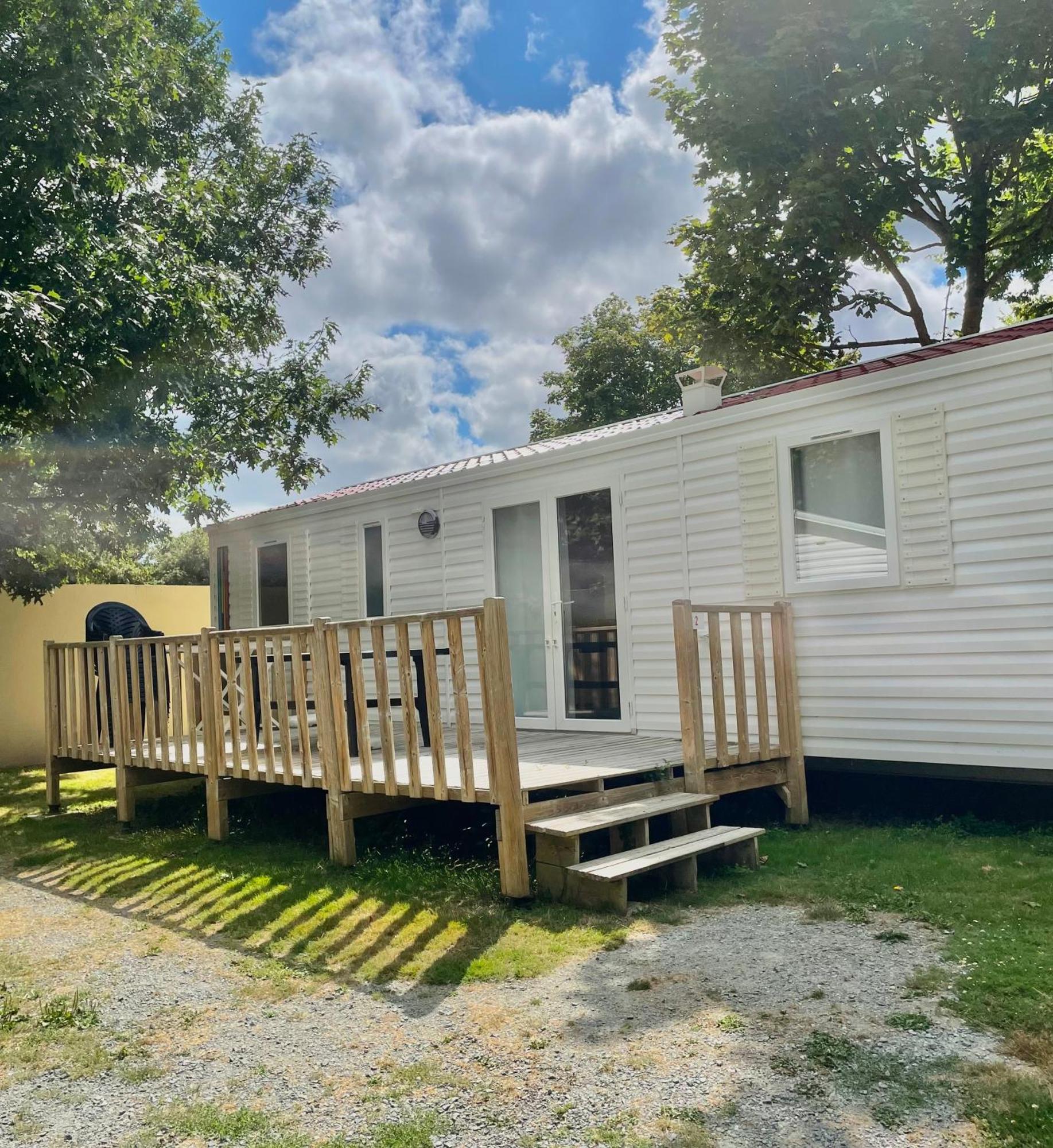 Camping Le Rouge Gorge **** 10' Puy Du Fou Saint-Laurent-sur-Sèvre Buitenkant foto